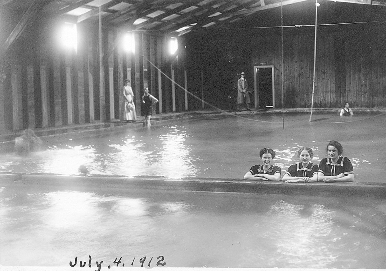 Chico Hot Springs Resort